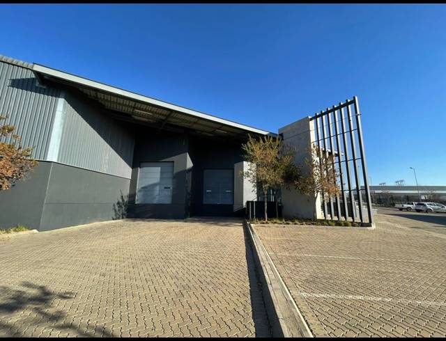 INDUSTRIAL PROPERTY TO RENT IN LOUWLARDIA